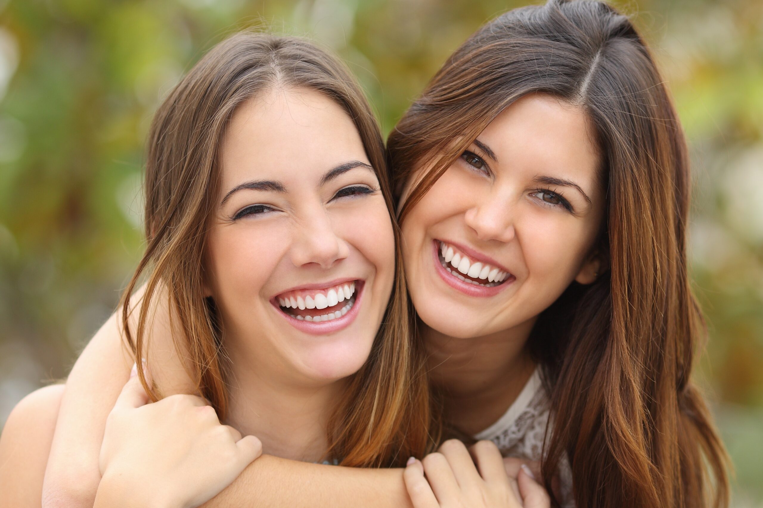 Overland Park, KS, dentist offers professional teeth whitening services
